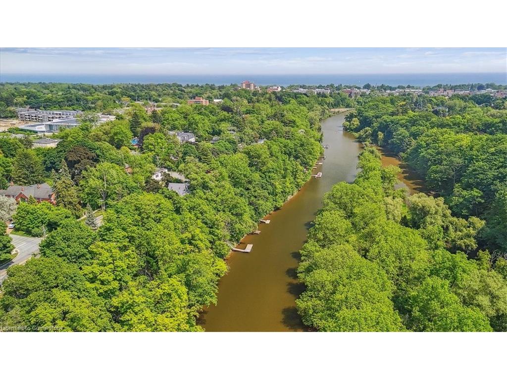 









382


Trafalgar

Road,
Oakville,




ON
L6J 3H5

