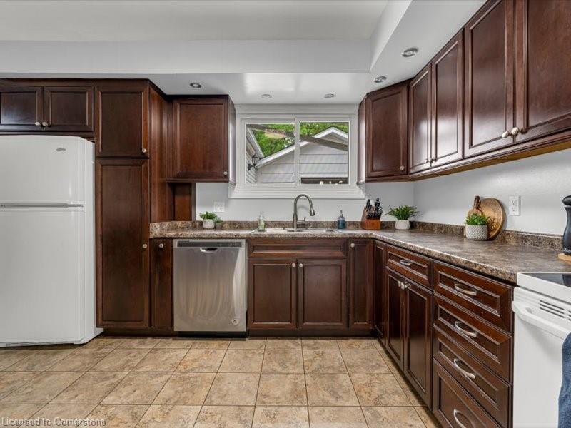









39


Meadowlark

Drive,
Hamilton,




ON
L9A 2K4

