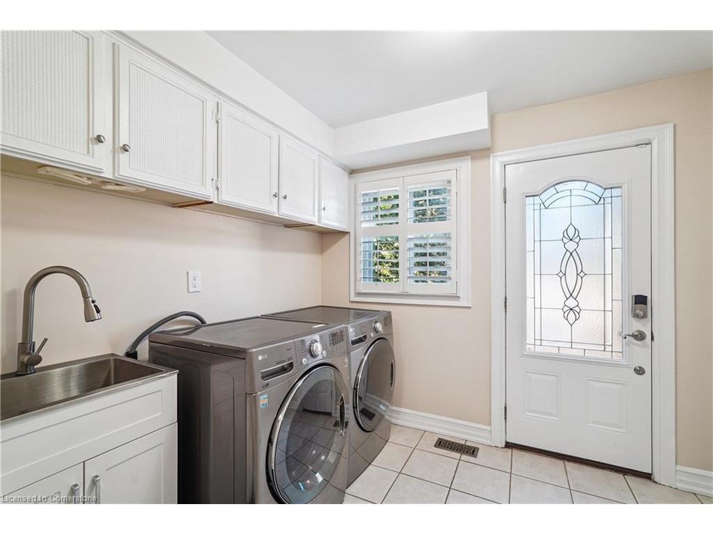 









2814


Guilford

Crescent,
Oakville,




ON
L6J 6Z5

