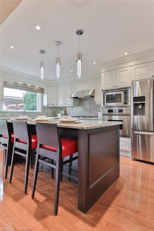 









2289


Beejay

Court,
Mississauga,




ON
L5M 2N6

