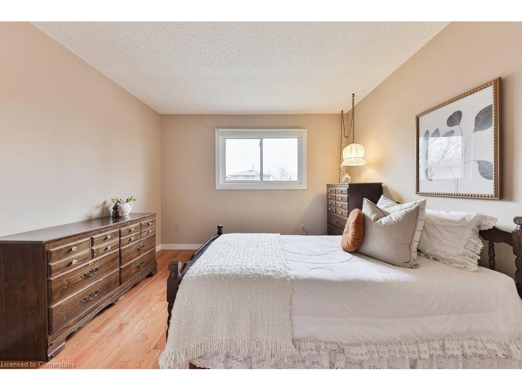 









2289


Beejay

Court,
Mississauga,




ON
L5M 2N6

