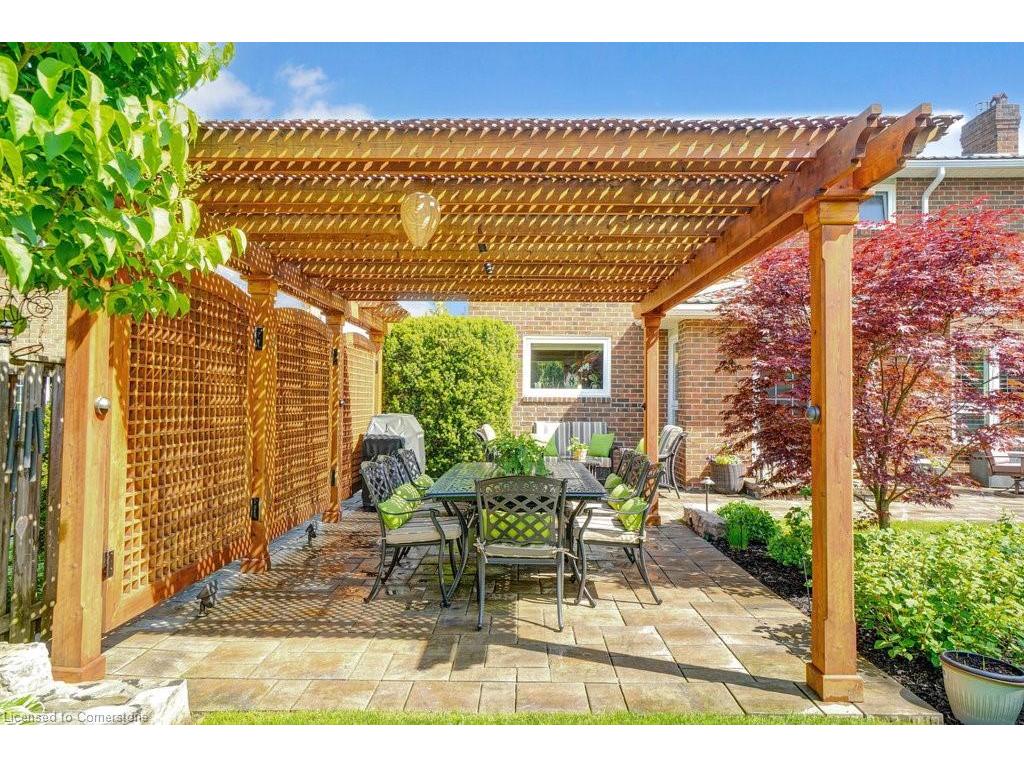 









2289


Beejay

Court,
Mississauga,




ON
L5M 2N6

