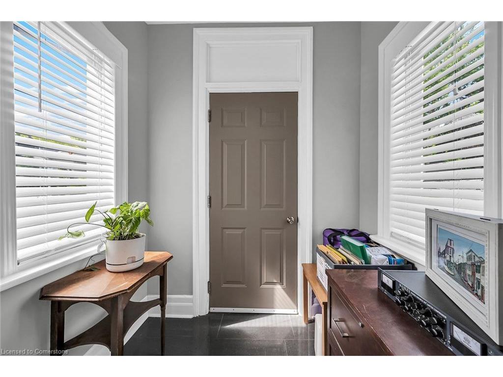









287


King

Street West,
Dundas,




ON
L9H 1W3

