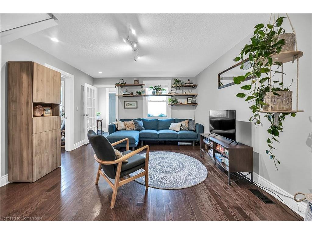 









287


King

Street West,
Dundas,




ON
L9H 1W3

