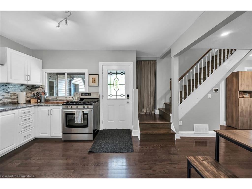 









287


King

Street West,
Dundas,




ON
L9H 1W3

