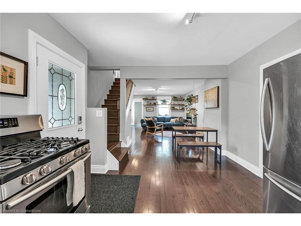 









287


King

Street West,
Dundas,




ON
L9H 1W3

