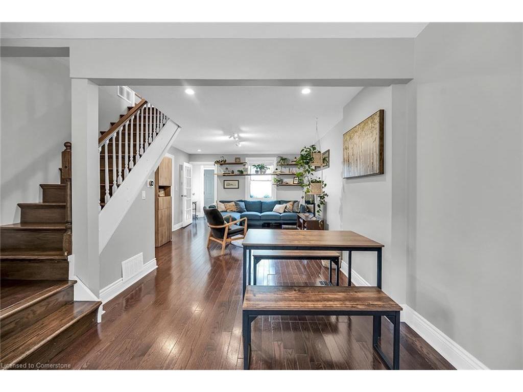 









287


King

Street West,
Dundas,




ON
L9H 1W3

