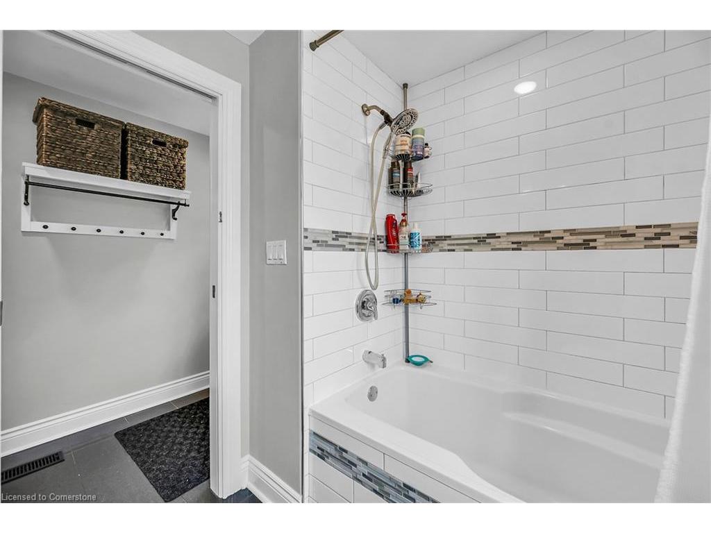 









287


King

Street West,
Dundas,




ON
L9H 1W3

