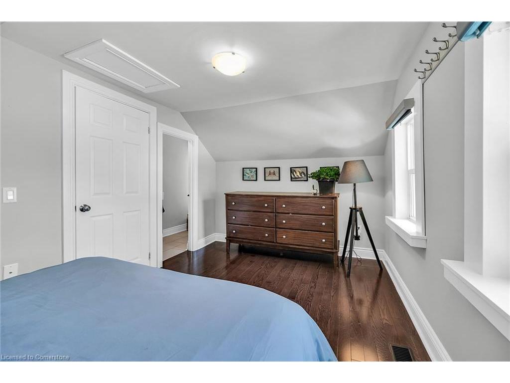 









287


King

Street West,
Dundas,




ON
L9H 1W3

