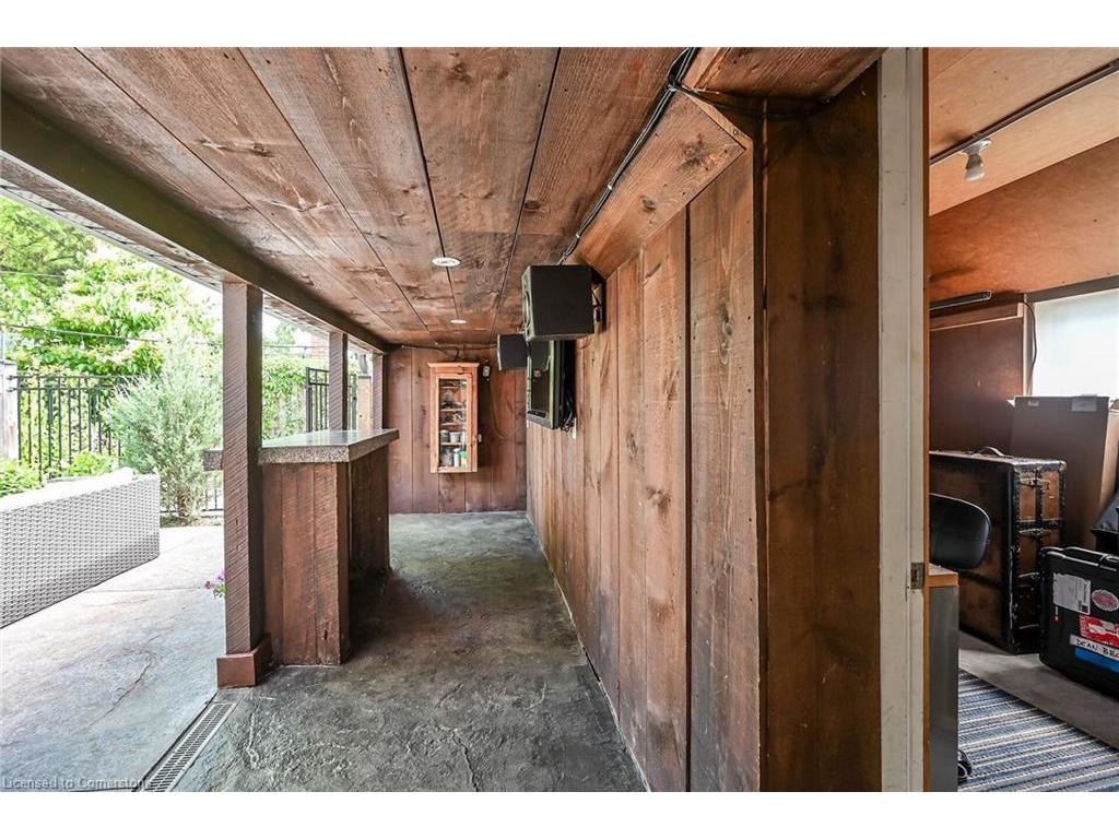 









287


King

Street West,
Dundas,




ON
L9H 1W3

