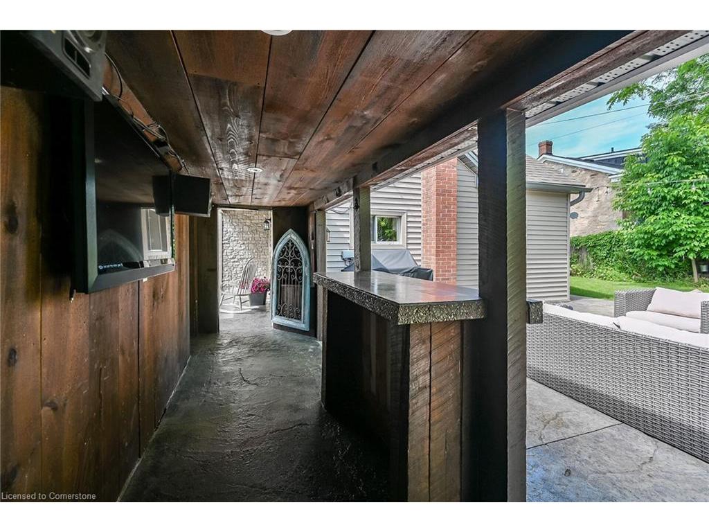 









287


King

Street West,
Dundas,




ON
L9H 1W3

