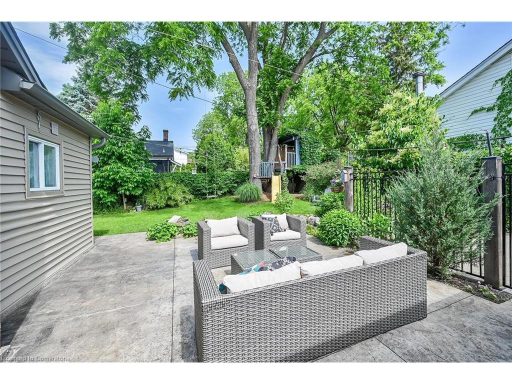 









287


King

Street West,
Dundas,




ON
L9H 1W3


