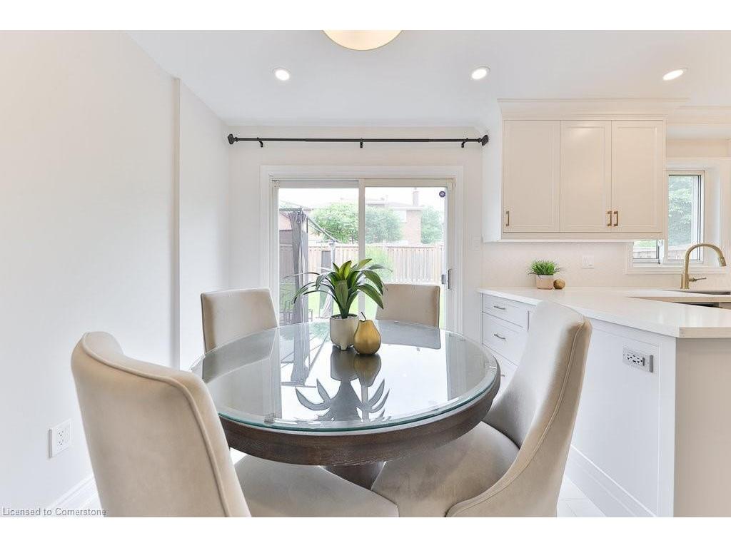 









296


Evergreen

Crescent,
Oakville,




ON
L6H 4P5

