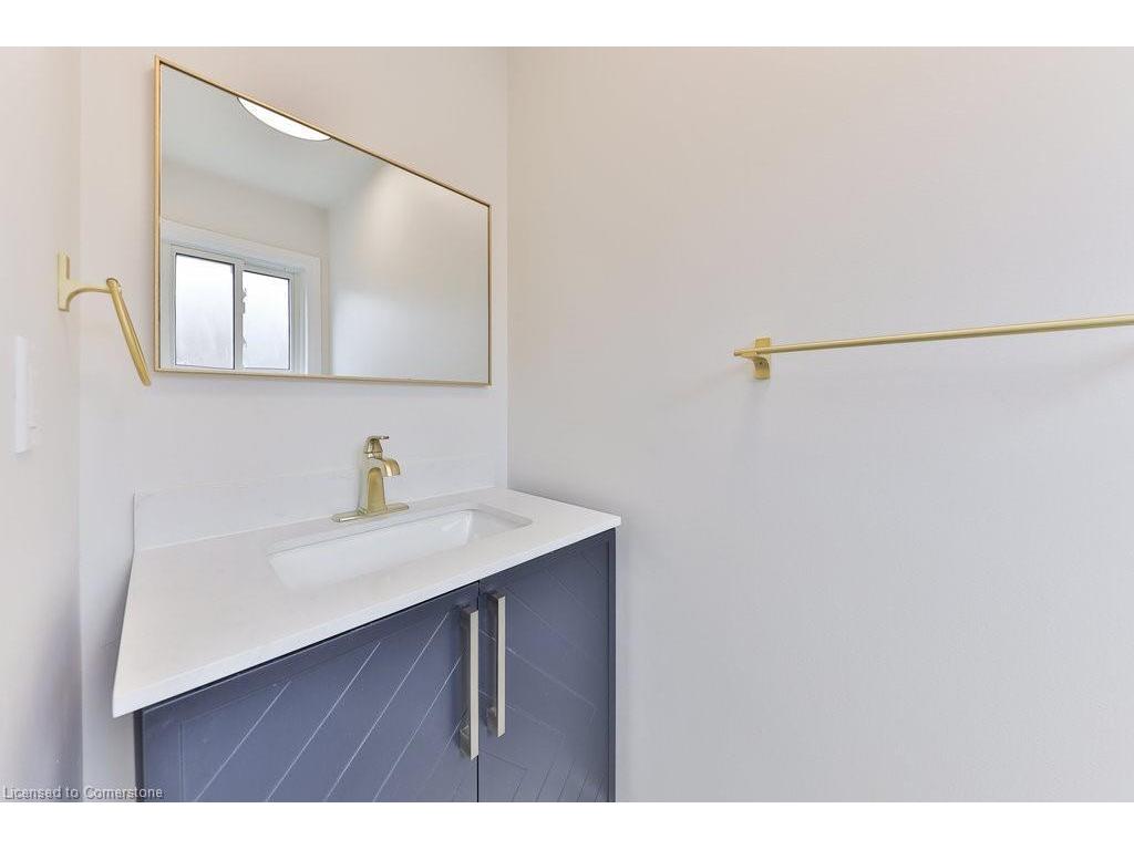 









296


Evergreen

Crescent,
Oakville,




ON
L6H 4P5

