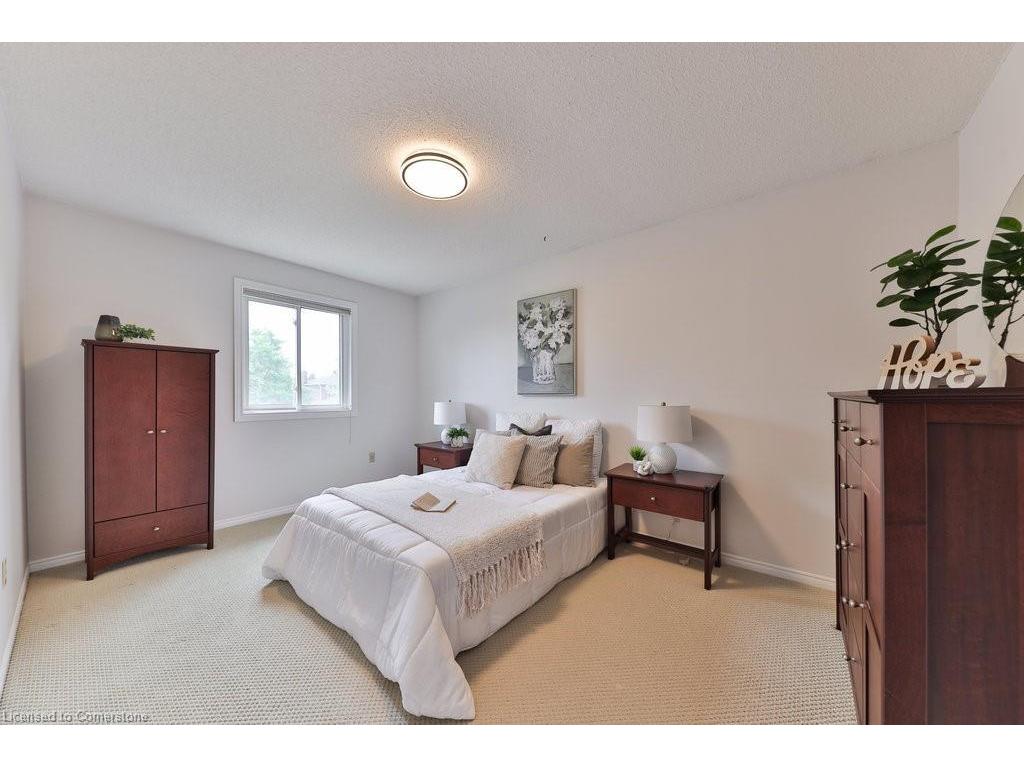 









296


Evergreen

Crescent,
Oakville,




ON
L6H 4P5

