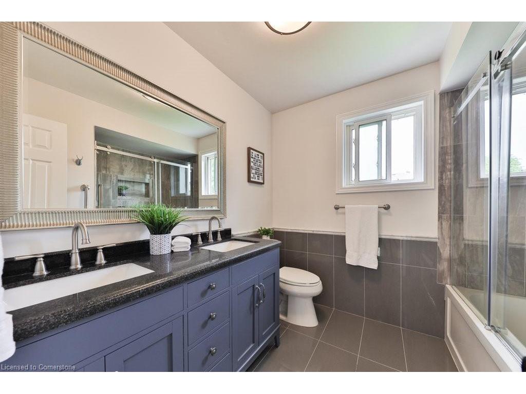 









296


Evergreen

Crescent,
Oakville,




ON
L6H 4P5

