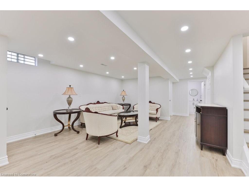 









296


Evergreen

Crescent,
Oakville,




ON
L6H 4P5

