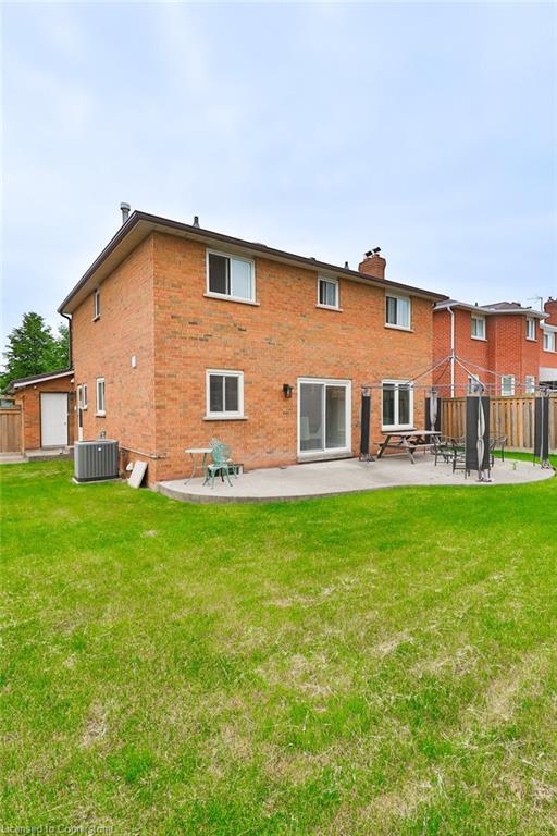 









296


Evergreen

Crescent,
Oakville,




ON
L6H 4P5

