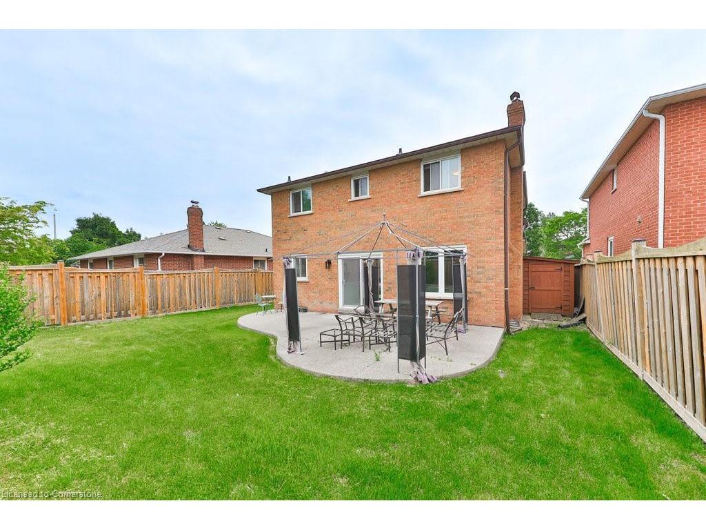 









296


Evergreen

Crescent,
Oakville,




ON
L6H 4P5

