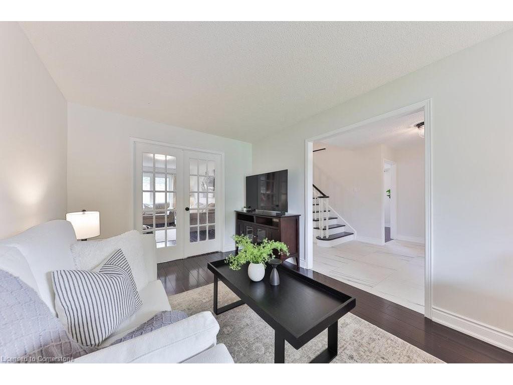 









296


Evergreen

Crescent,
Oakville,




ON
L6H 4P5

