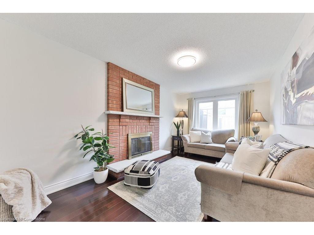 









296


Evergreen

Crescent,
Oakville,




ON
L6H 4P5

