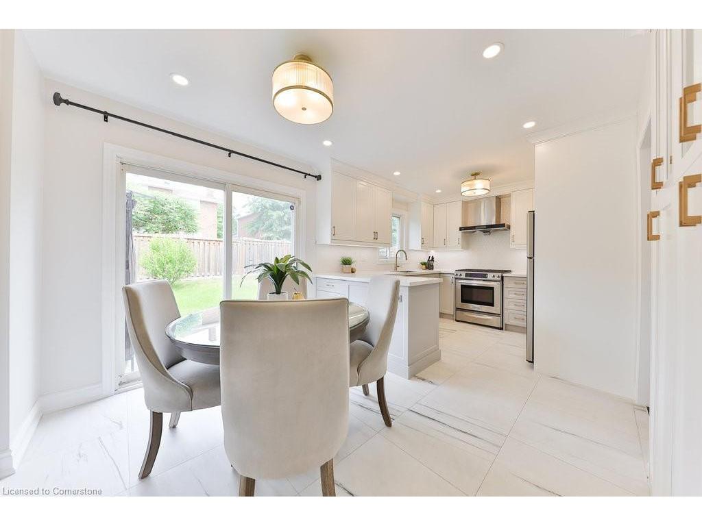 









296


Evergreen

Crescent,
Oakville,




ON
L6H 4P5

