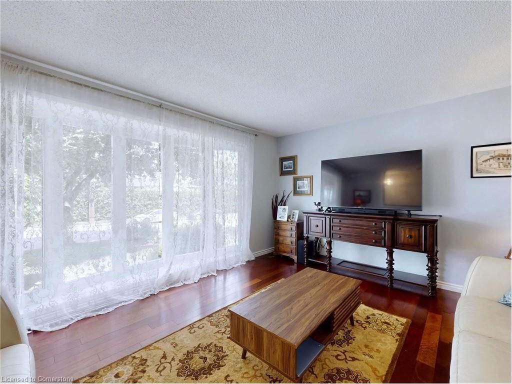 









19


Bunker Hill

Drive,
Hamilton,




ON
L8K 5X3


