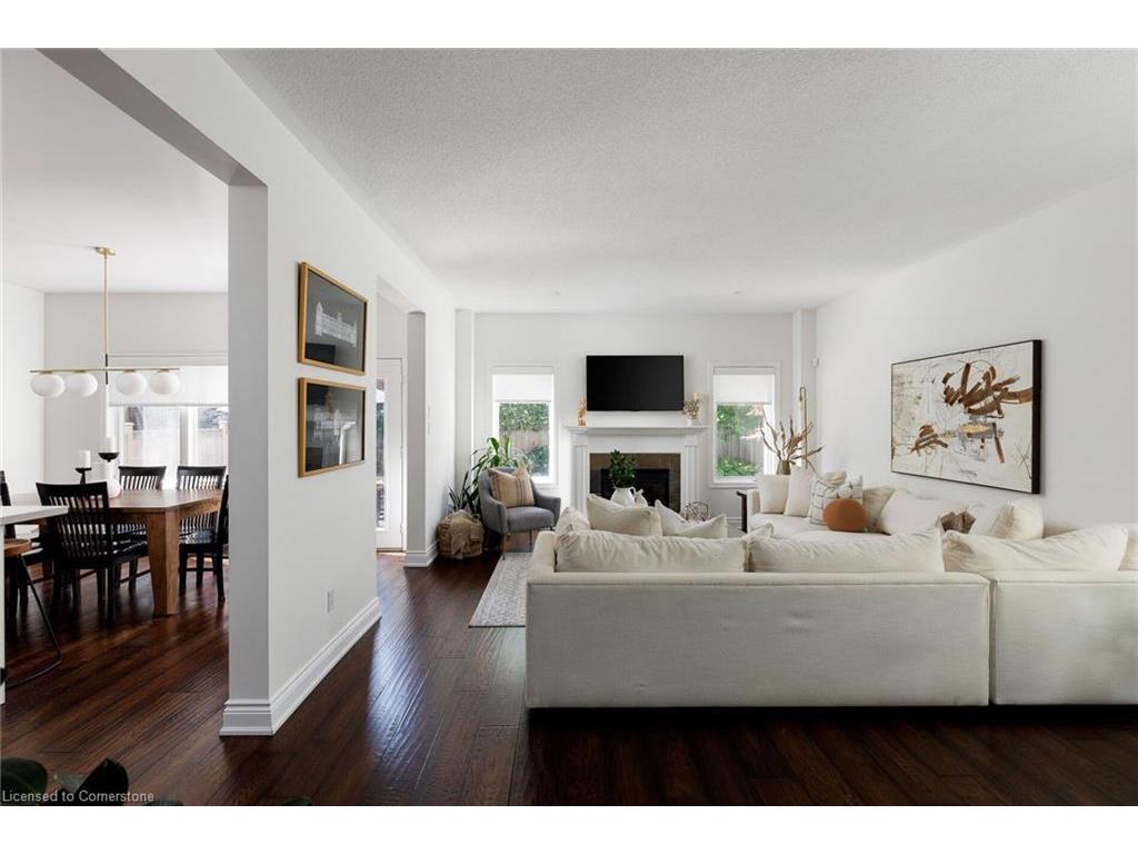 









2076


Rochester

Circle,
Oakville,




ON
L6M 5E2

