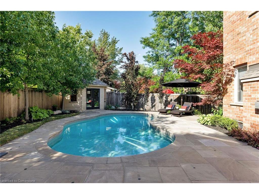 









2076


Rochester

Circle,
Oakville,




ON
L6M 5E2

