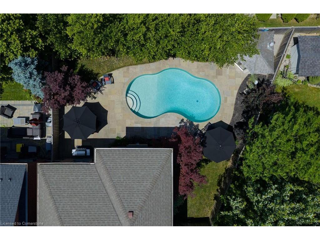 









2076


Rochester

Circle,
Oakville,




ON
L6M 5E2

