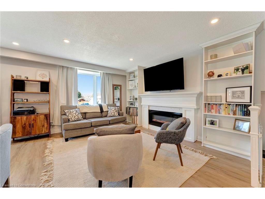 









15


Elsa

Court,
Hamilton,




ON
L9C 4R7

