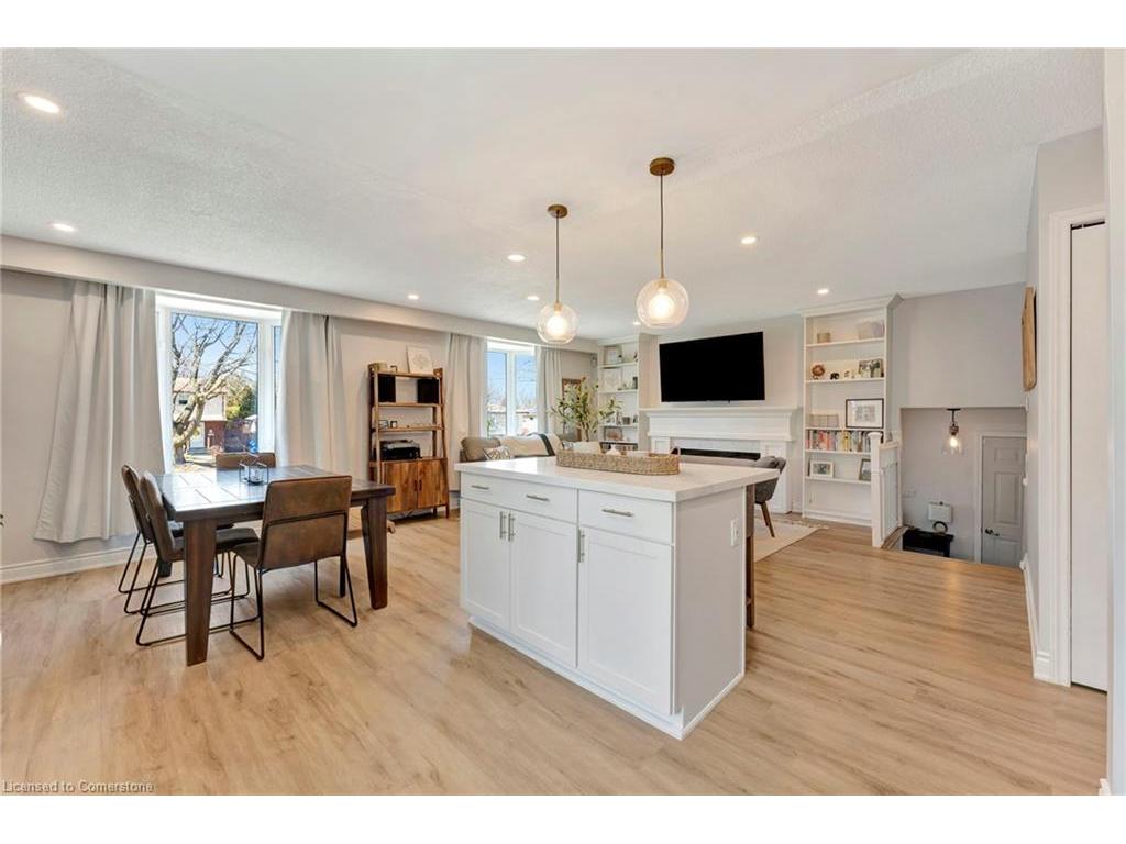 









15


Elsa

Court,
Hamilton,




ON
L9C 4R7

