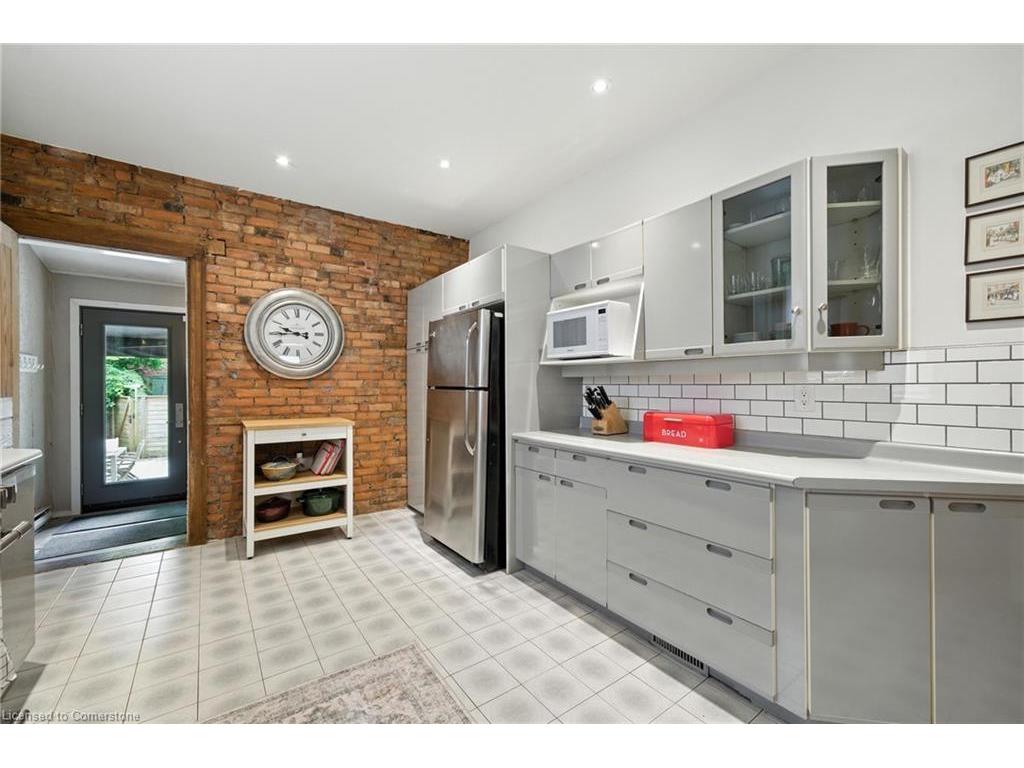 









137


Markland

Street,
Hamilton,




ON
L8P 2K3

