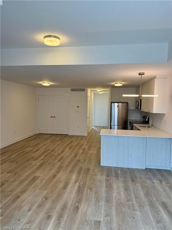 









40


Palace

Street, K24,
Kitchener,




ON
N2E 0L2

