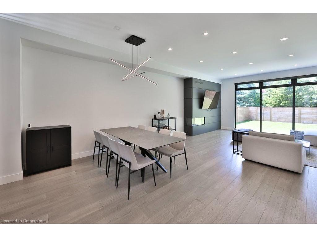 









890


Beechwood

Avenue,
Mississauga,




ON
L5G 4E2

