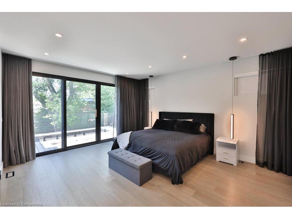 









890


Beechwood

Avenue,
Mississauga,




ON
L5G 4E2


