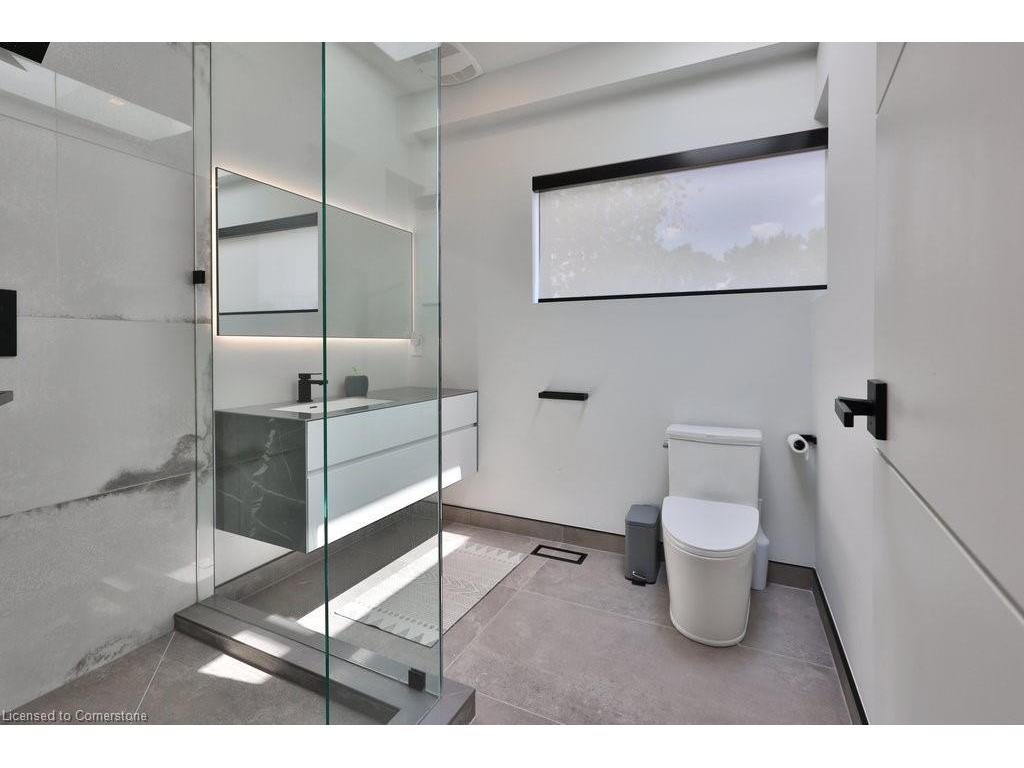 









890


Beechwood

Avenue,
Mississauga,




ON
L5G 4E2


