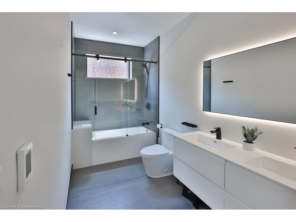 









890


Beechwood

Avenue,
Mississauga,




ON
L5G 4E2

