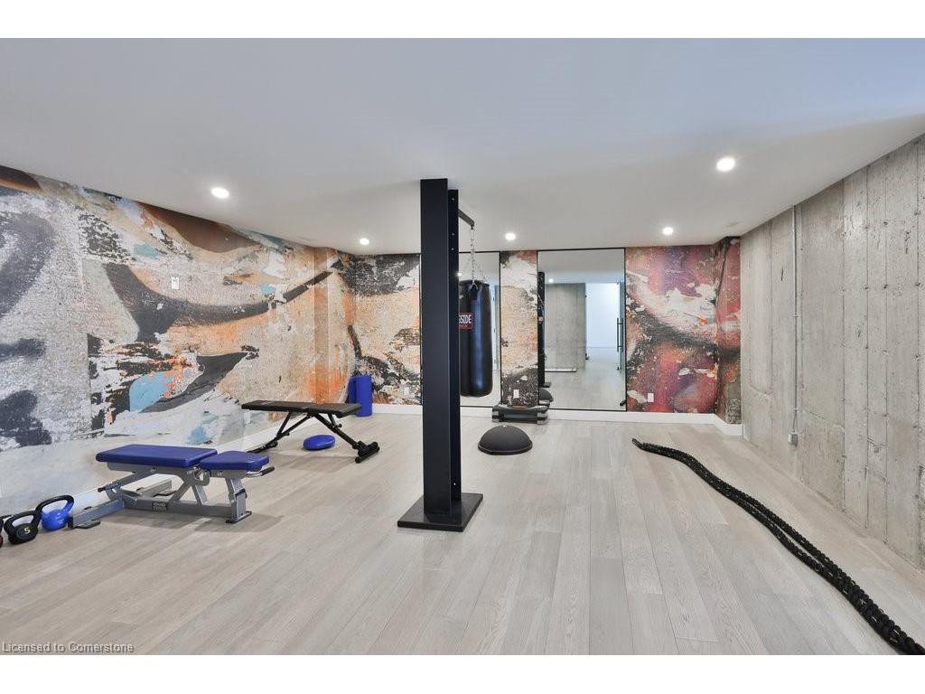 









890


Beechwood

Avenue,
Mississauga,




ON
L5G 4E2

