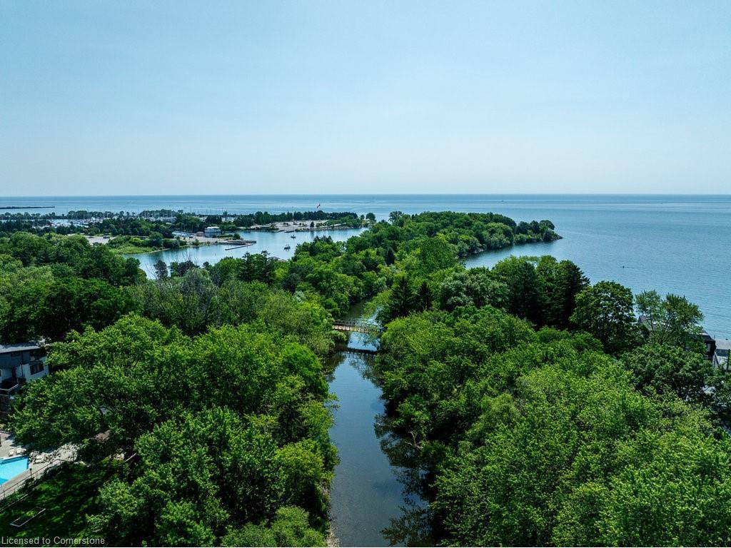 









890


Beechwood

Avenue,
Mississauga,




ON
L5G 4E2

