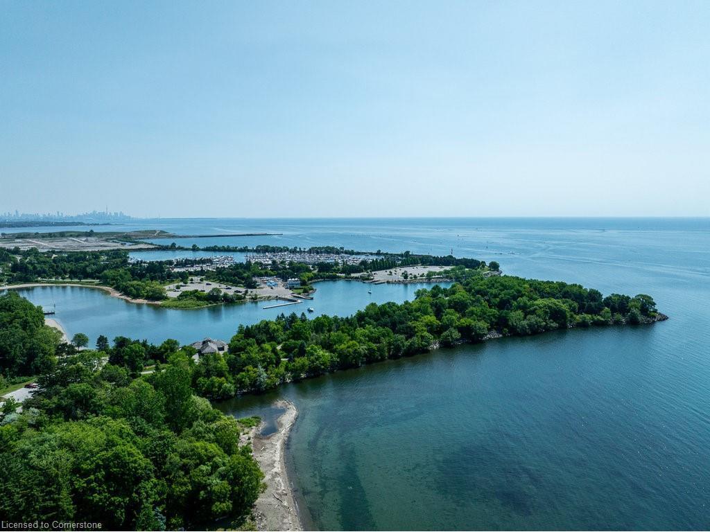 









890


Beechwood

Avenue,
Mississauga,




ON
L5G 4E2

