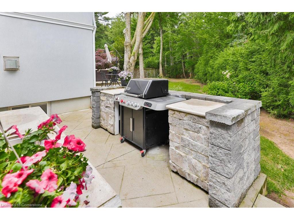 









1003


Lakeshore

Road West,
Oakville,




ON
L6L 1E7

