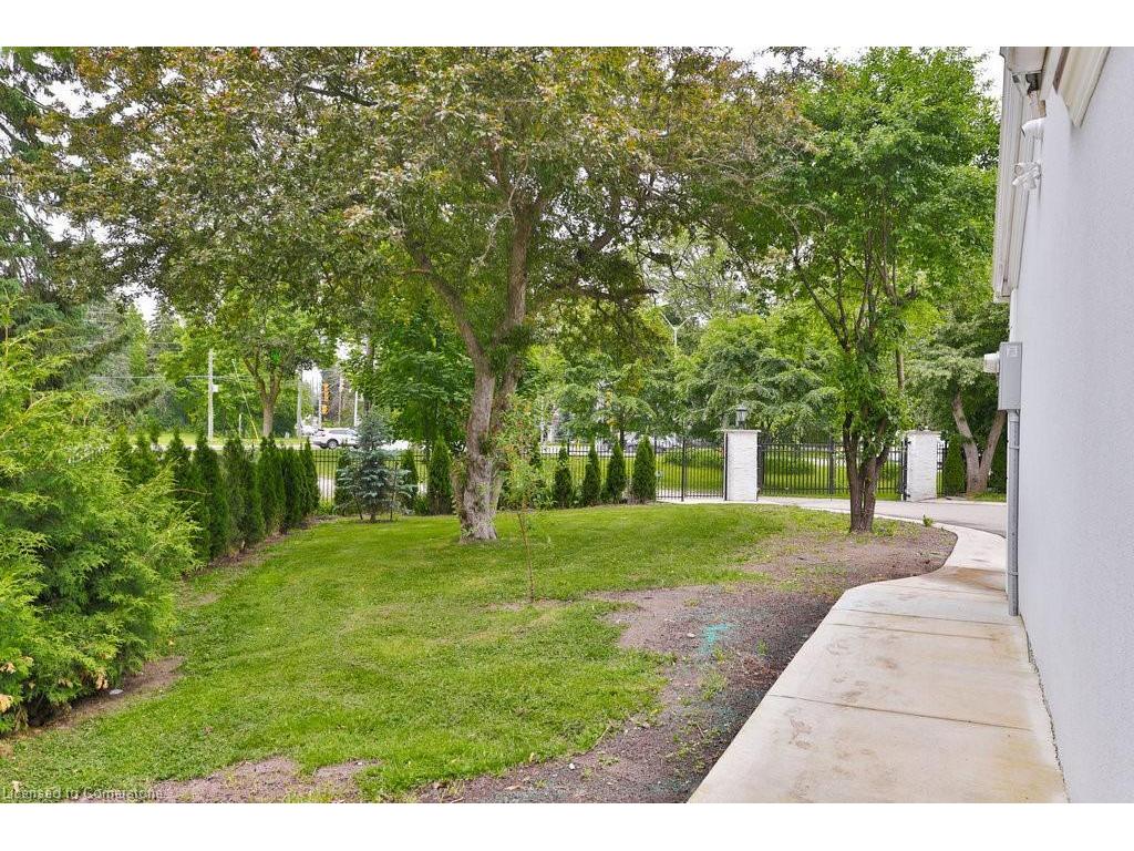 









1003


Lakeshore

Road West,
Oakville,




ON
L6L 1E7

