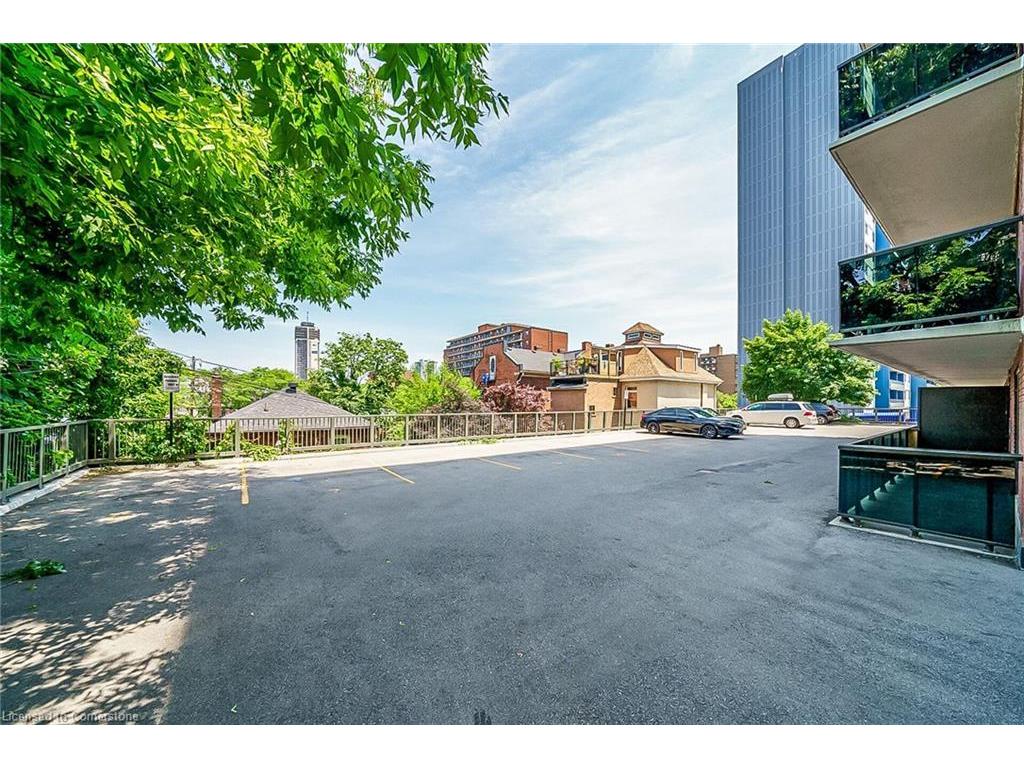 









81


Charlton

Avenue East, 702,
Hamilton,




ON
L8N 1Y7

