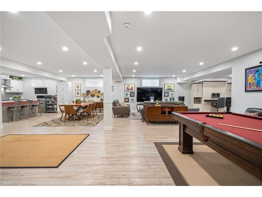 









48


Casablanca

Boulevard South,
Grimsby,




ON
L3M 3Z2

