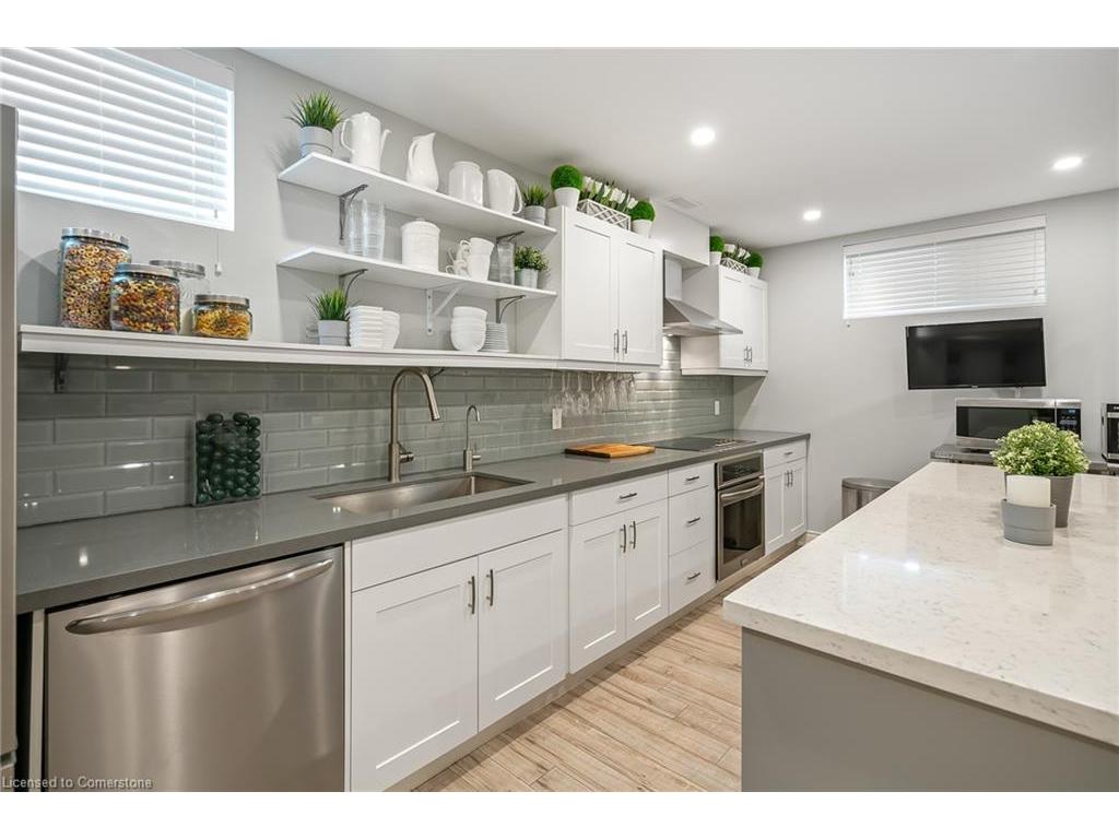 









48


Casablanca

Boulevard South,
Grimsby,




ON
L3M 3Z2

