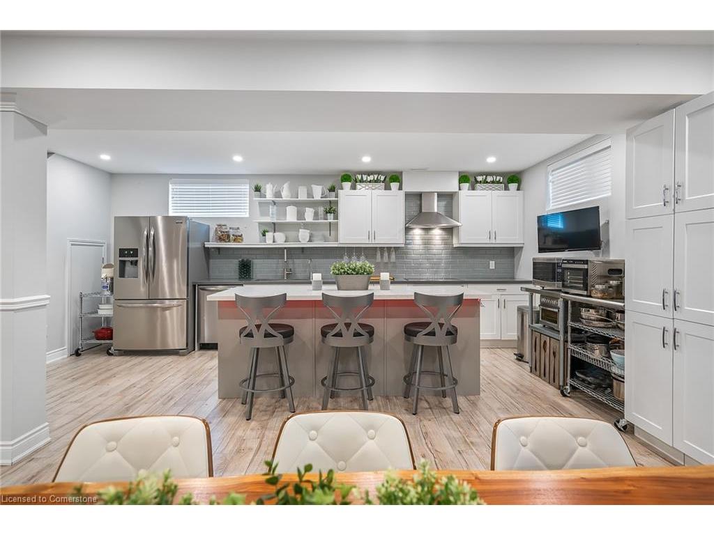 









48


Casablanca

Boulevard South,
Grimsby,




ON
L3M 3Z2

