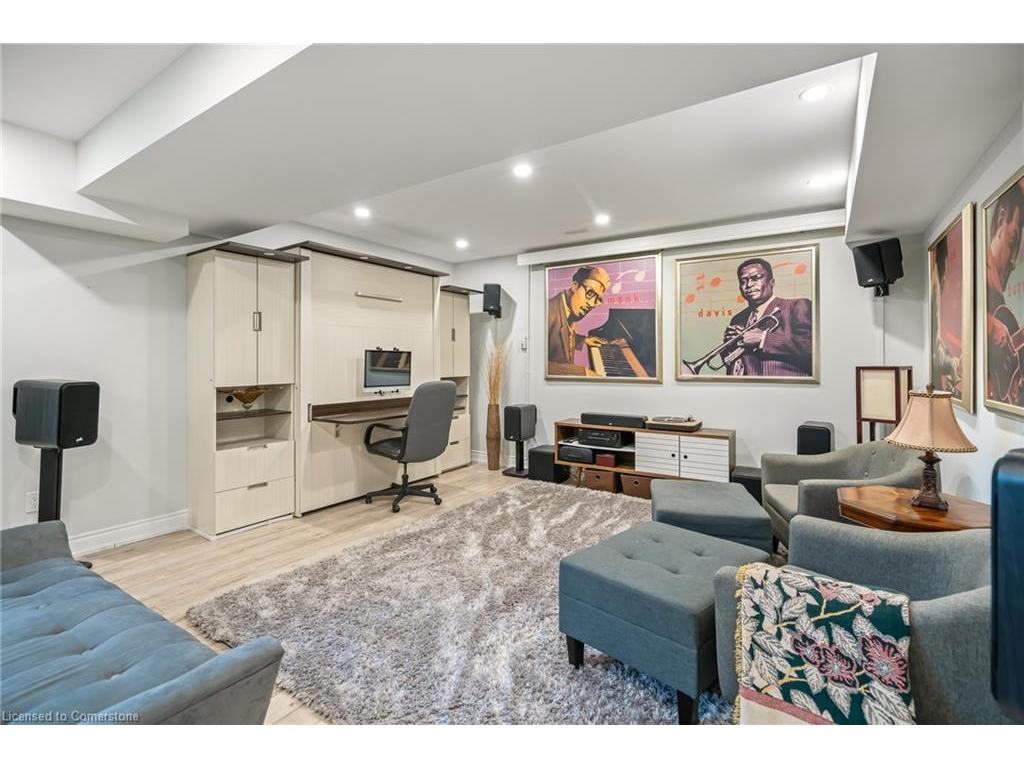 









48


Casablanca

Boulevard South,
Grimsby,




ON
L3M 3Z2

