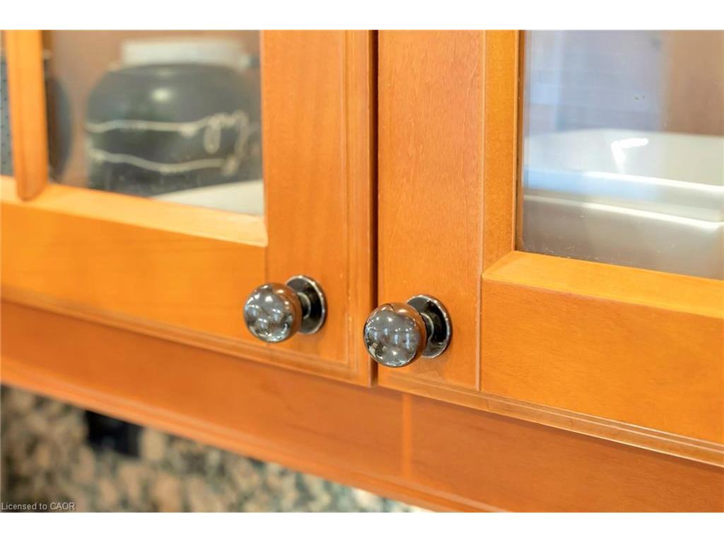 









746


Roxborough

Avenue,
Hamilton,




ON
L8H 1S8

