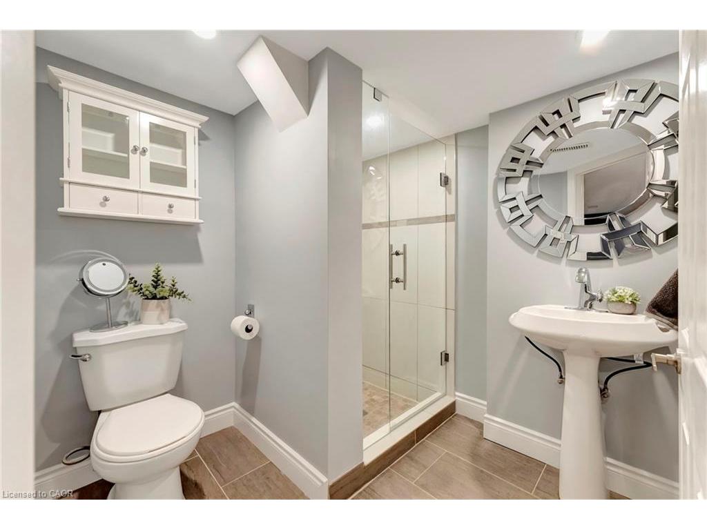 









746


Roxborough

Avenue,
Hamilton,




ON
L8H 1S8

